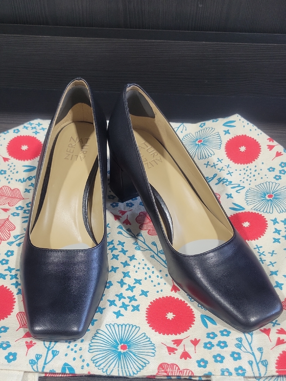 Women’s Black Leather Block Heel Pumps by NATURALIZER